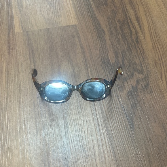 Tortoise Shell Sunglasses - Picture 3 of 5